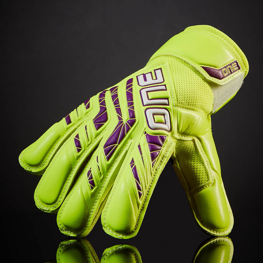 One Glove Jr. Apex Origin Goalkeeper Glove