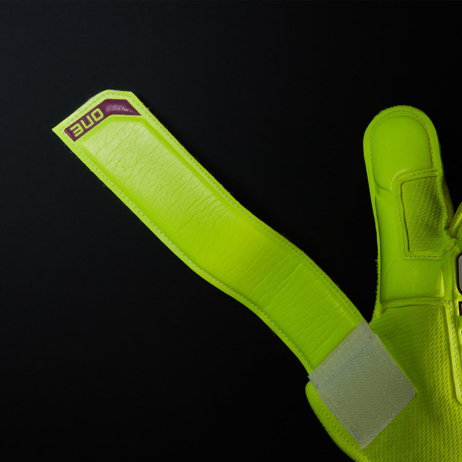 One Glove Jr. Apex Origin Goalkeeper Glove